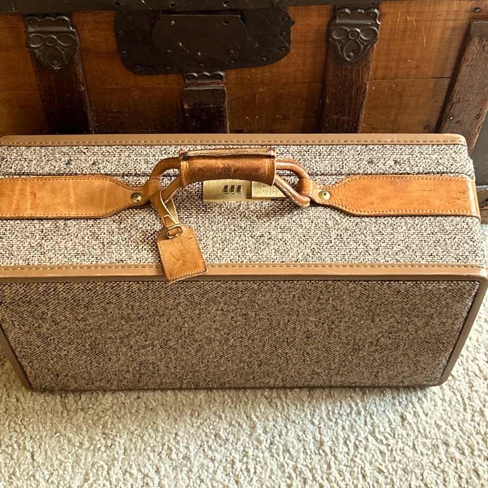 Vintage Hartmann Luggage 21 inch Tweed Suitcase